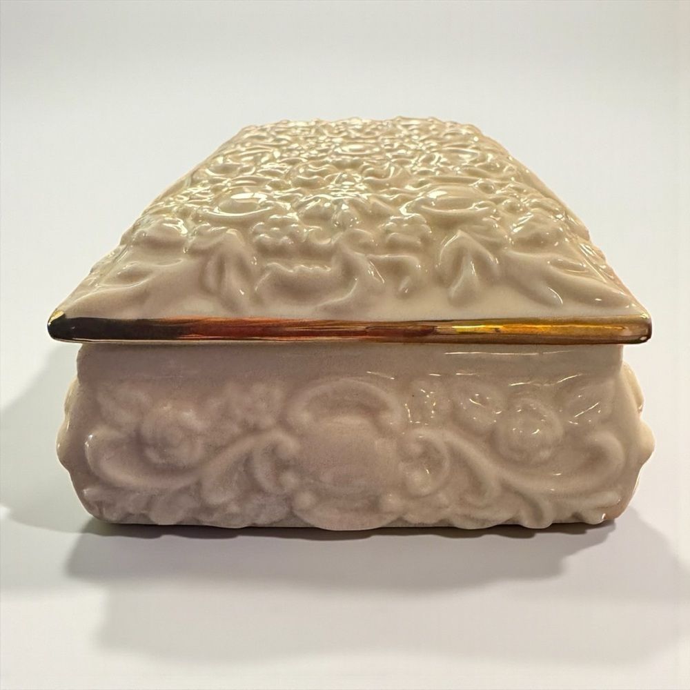 Vintage Centurion Collection Ivory Cream Porcelain Trinket Jewelry Box - Picture 7 of 10